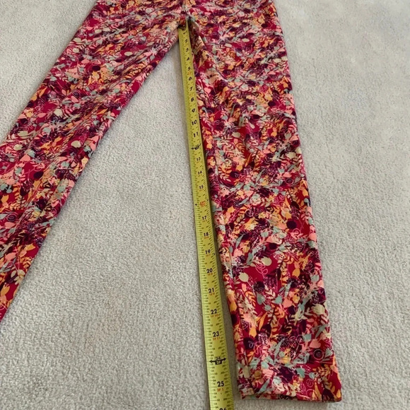 Like NEW LuLaRoe minor flora/leaves leggings, OS - Picture 4 of 14